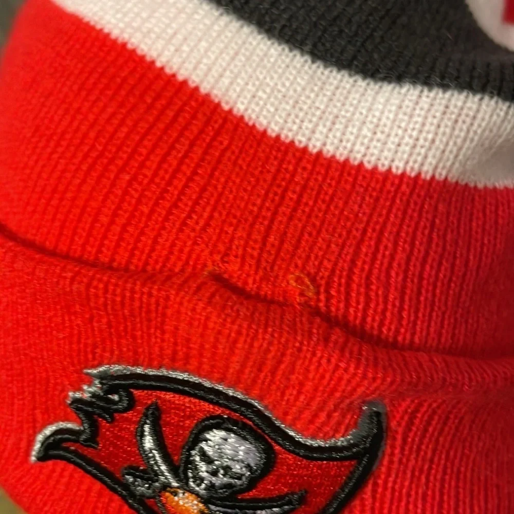 NFL Team Apparel Tampa Bay Buccaneers Knit Beanie Hat with Pom Pom Striped OS